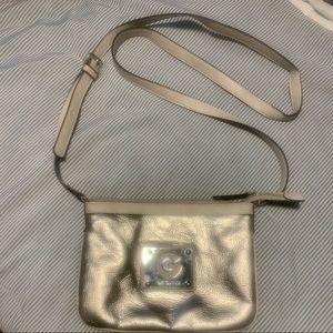 GUESS NALLY METALLIC CROSS BODY BAG